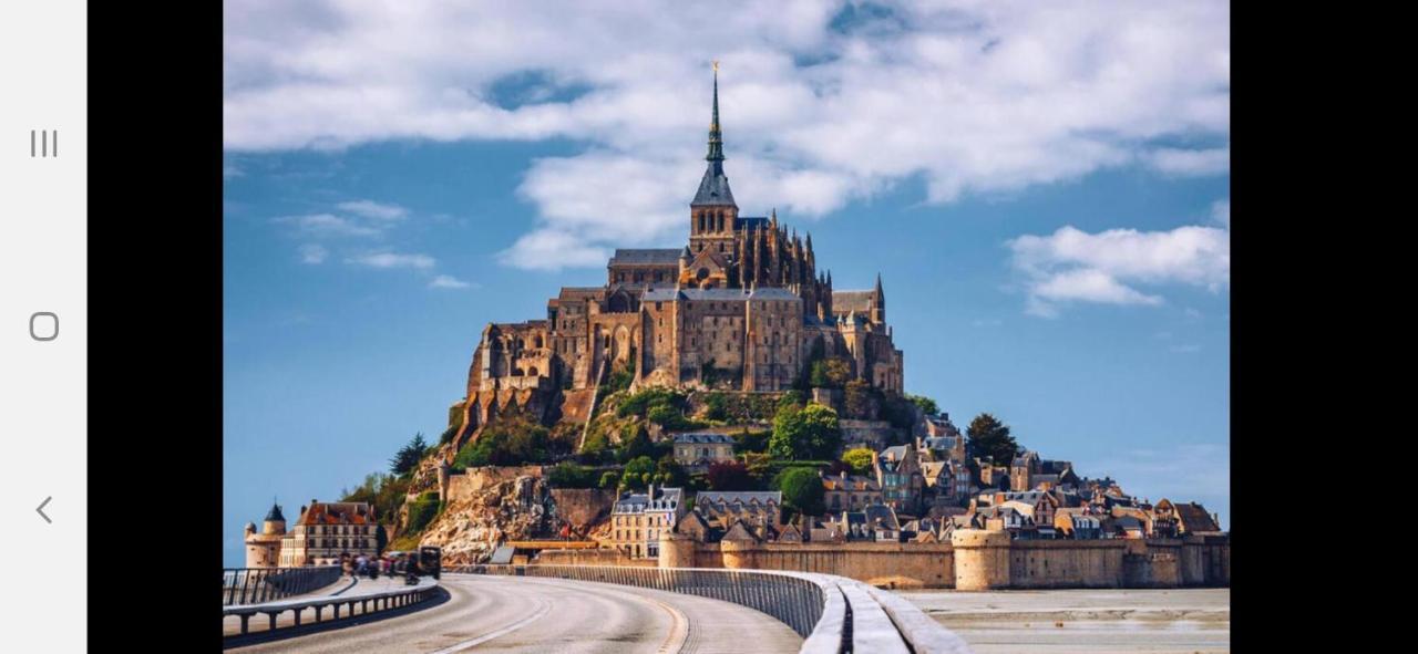 Le Cezembre Gite La Taniere Moidrey ภายนอก รูปภาพ